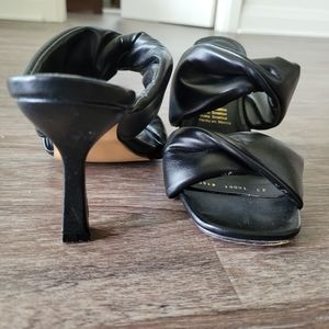 Mules heels JLO black